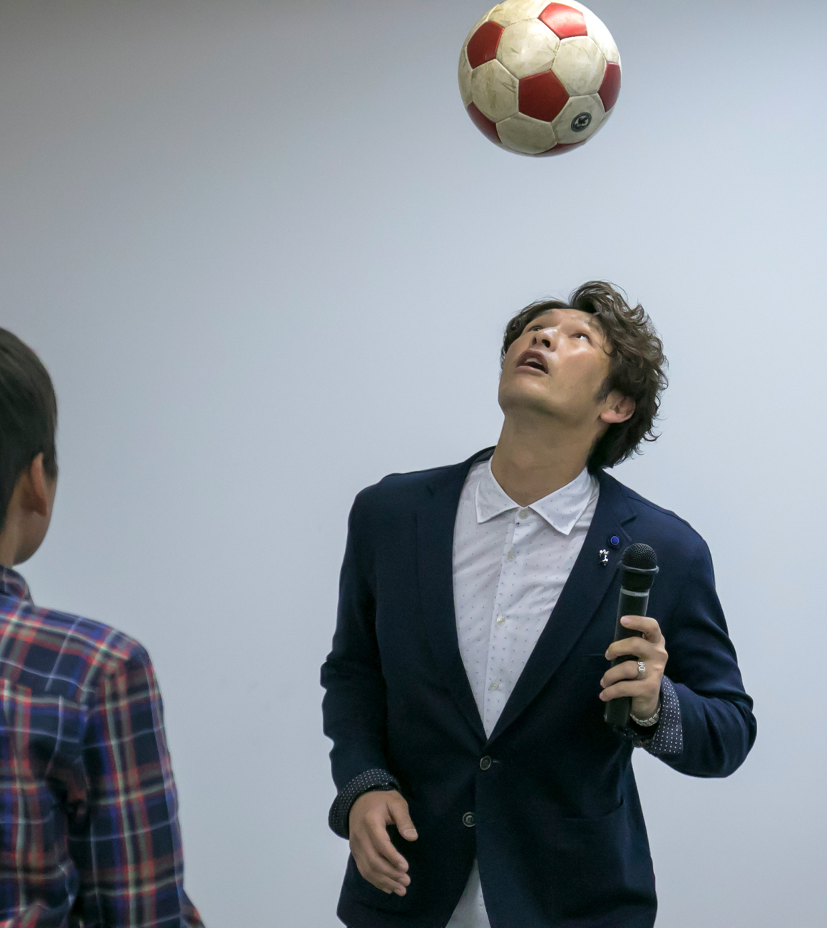 サッカー元日本代表・巻誠一郎の自分を貫いた引き際（後編） | KING